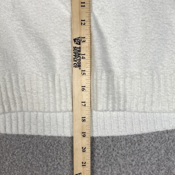 Rachel Zoe turtleneck cream sweater super soft Medium minimalist chic city - Picture 9 of 9